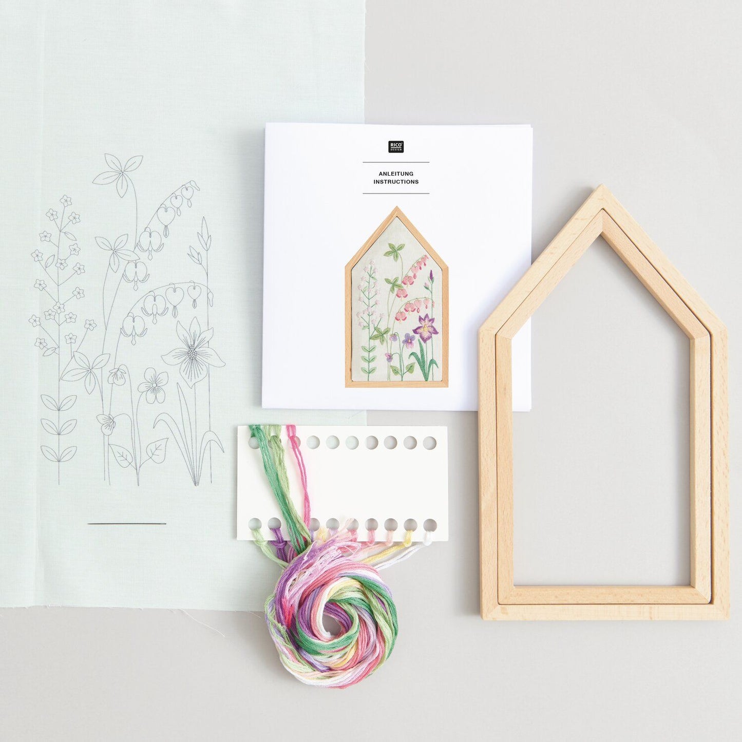 Borduurpakket vooraf getekende lentebloemenweide 12,5 x 22,5 cm