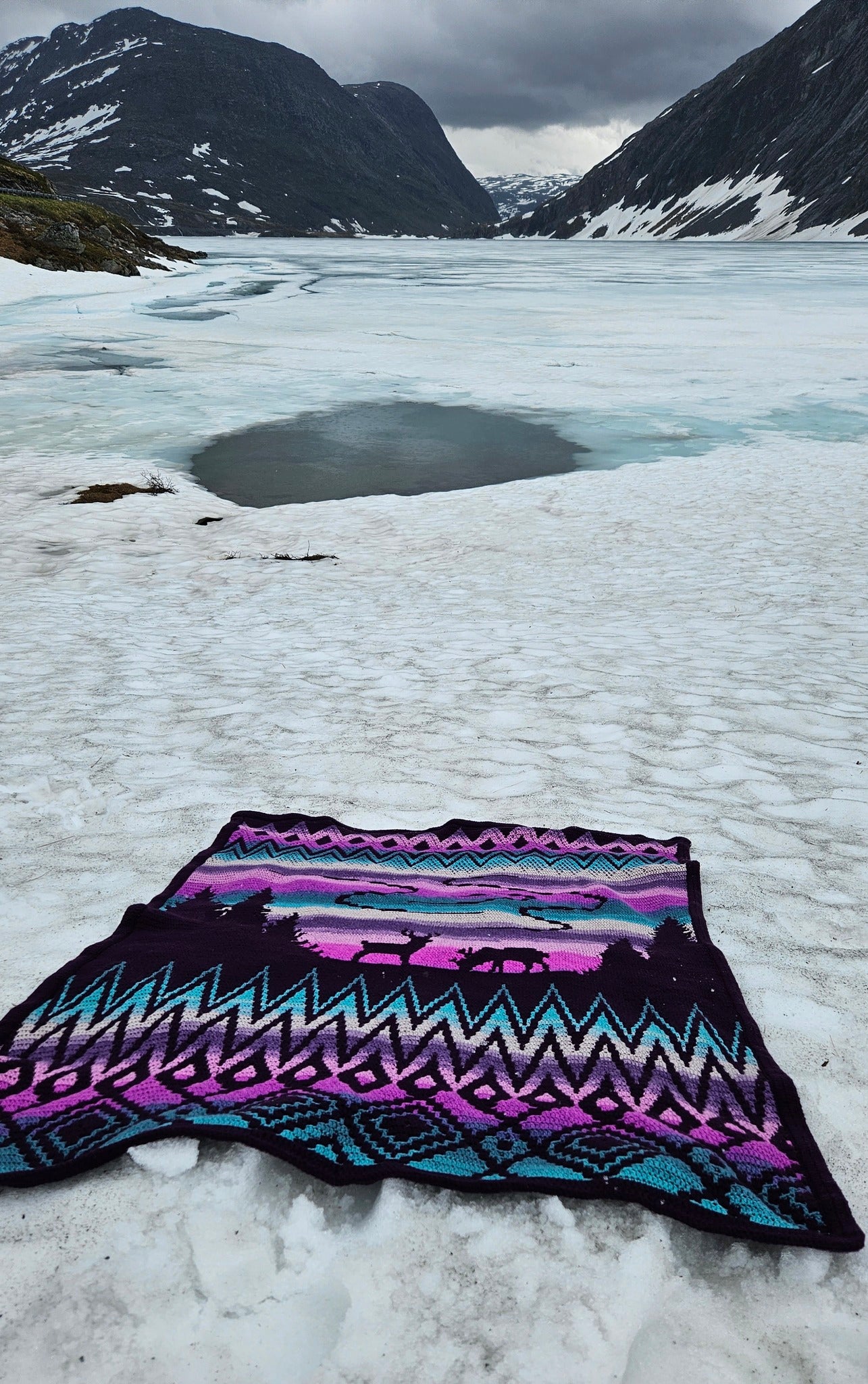 Winter deken uit A new day with overlay crochet (4 seasons Pakket)