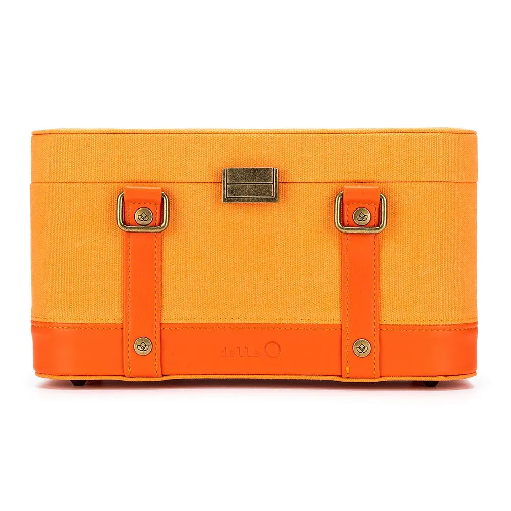 Della Q Train case Oranjje