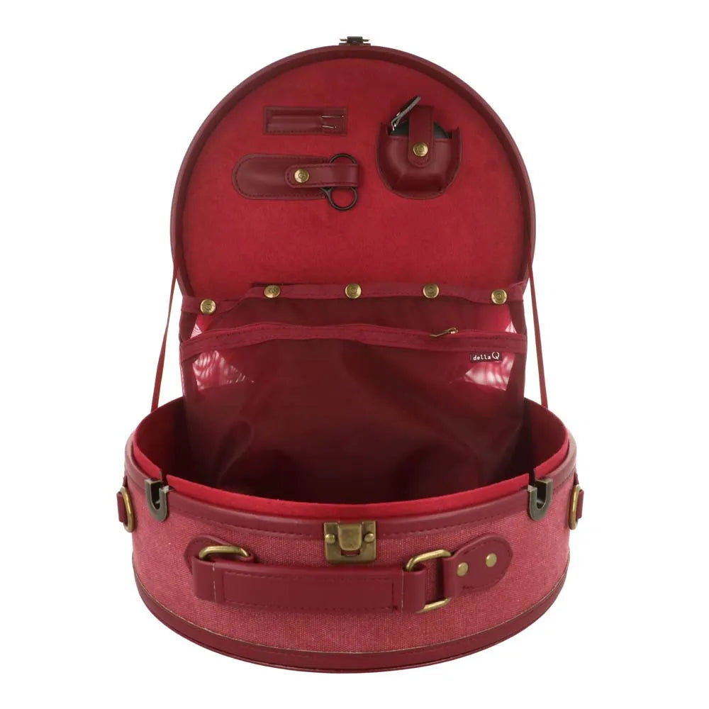 Della Q Hat box Maroon