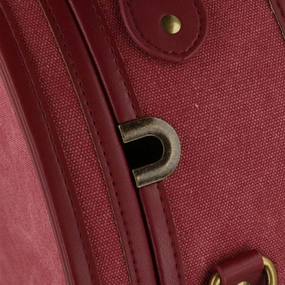 Della Q Hat box Maroon