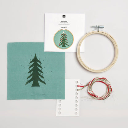 Borduurpakket met voorgetekende kerstboom
