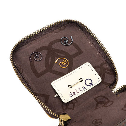 Della Q Canvas mini zip vierkant etui olijf